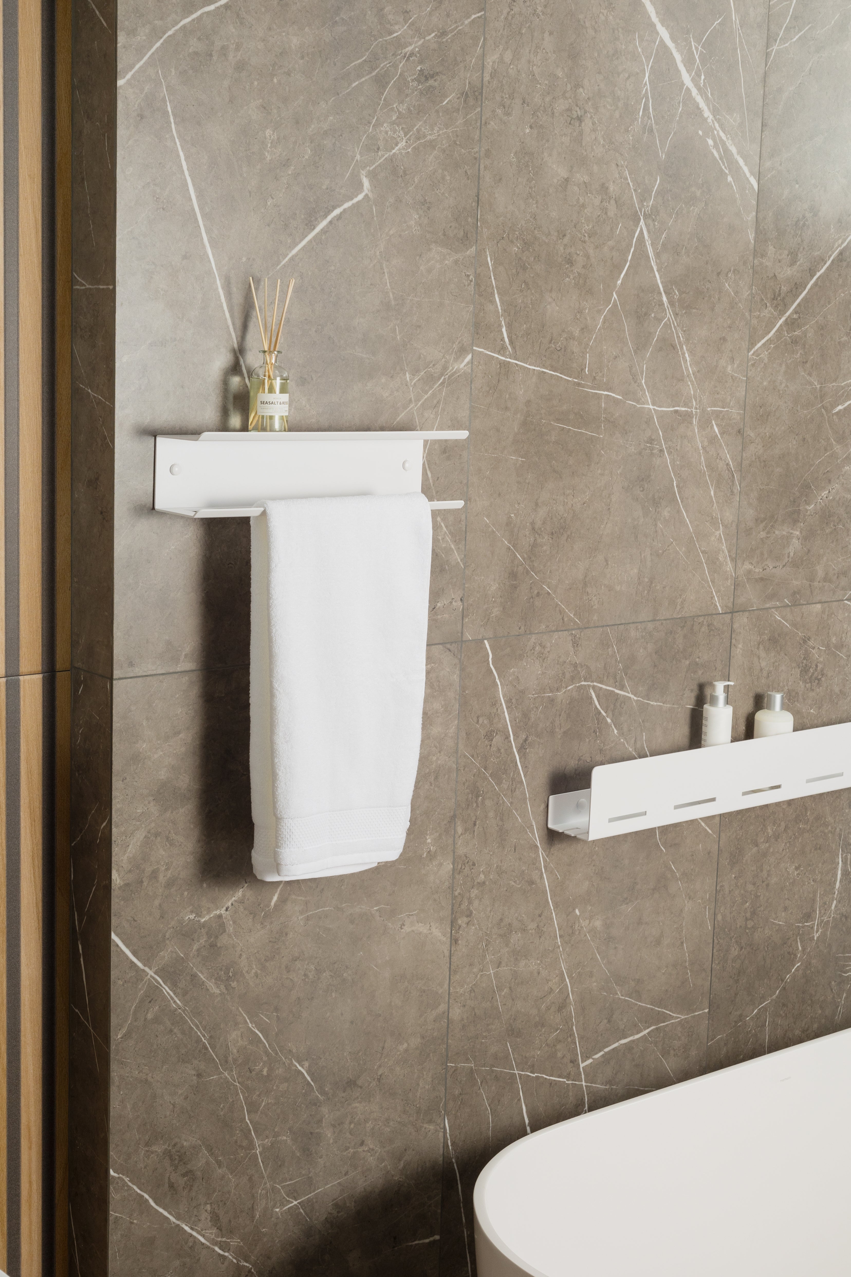 Toilettenpapierhalter mit Regal Line Flex